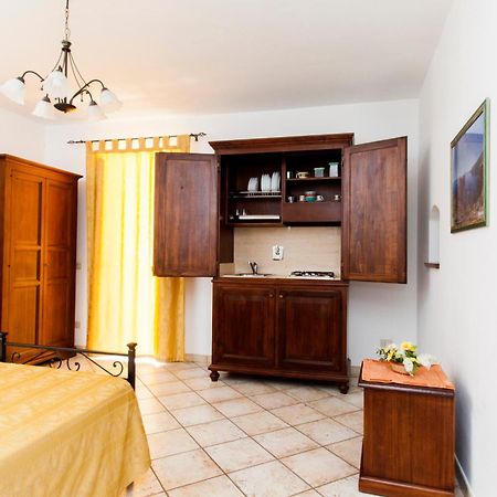 Residence Marina Corta Липари Екстериор снимка