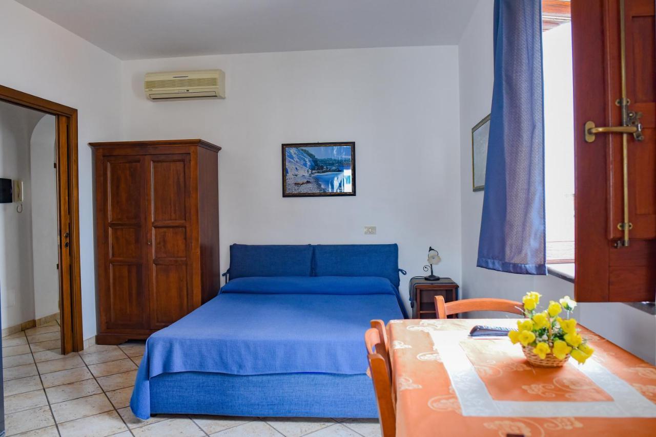 Residence Marina Corta Липари Екстериор снимка
