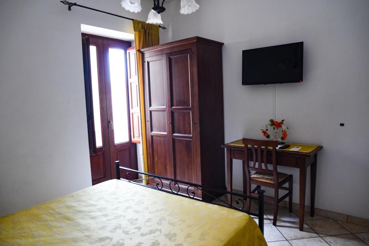 Residence Marina Corta Липари Екстериор снимка