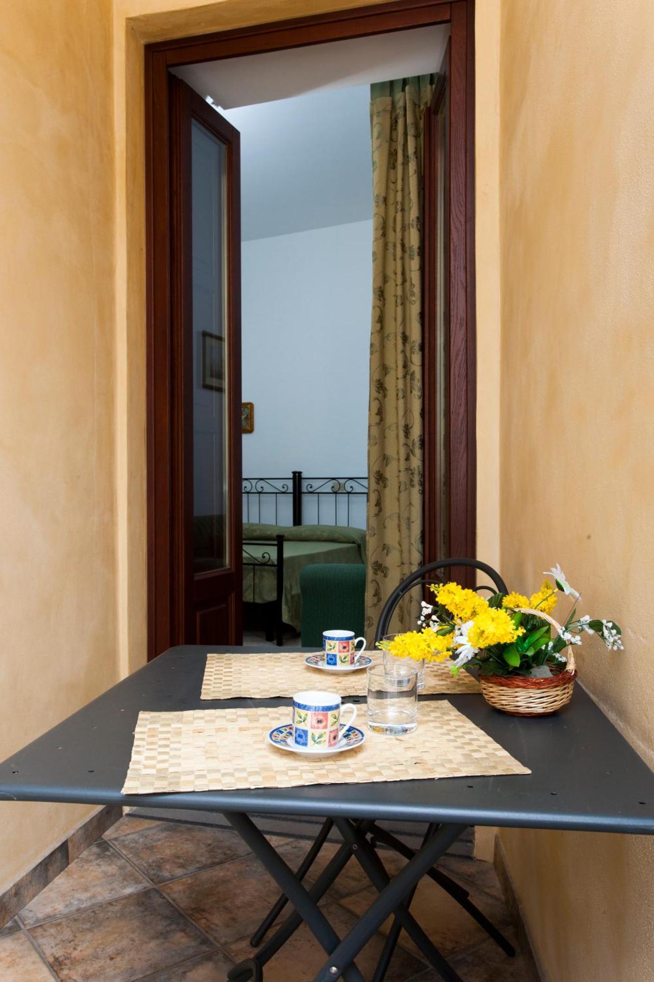 Residence Marina Corta Липари Екстериор снимка