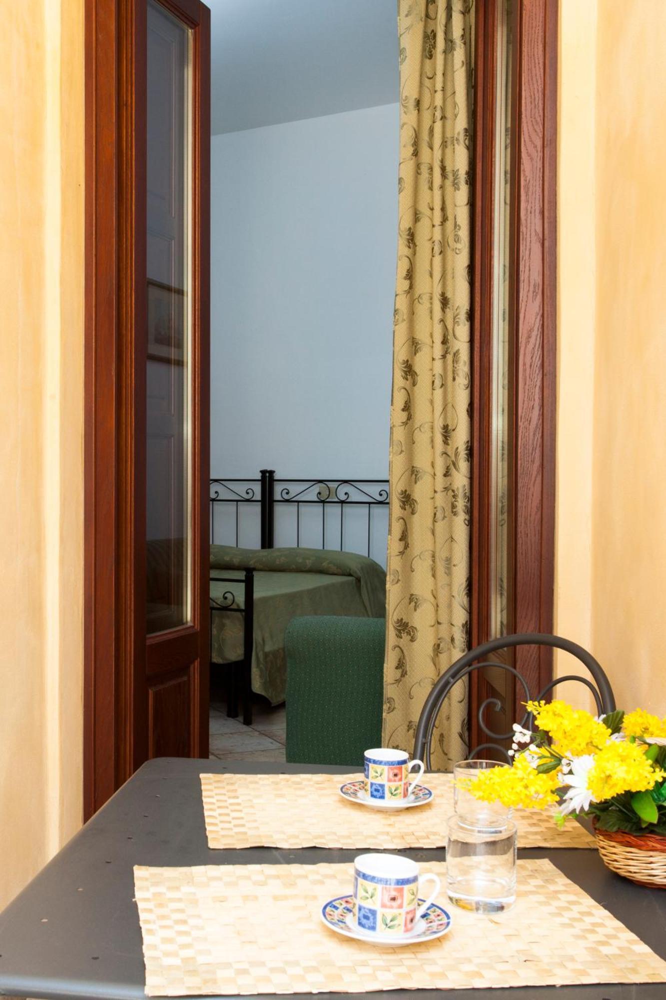 Residence Marina Corta Липари Екстериор снимка