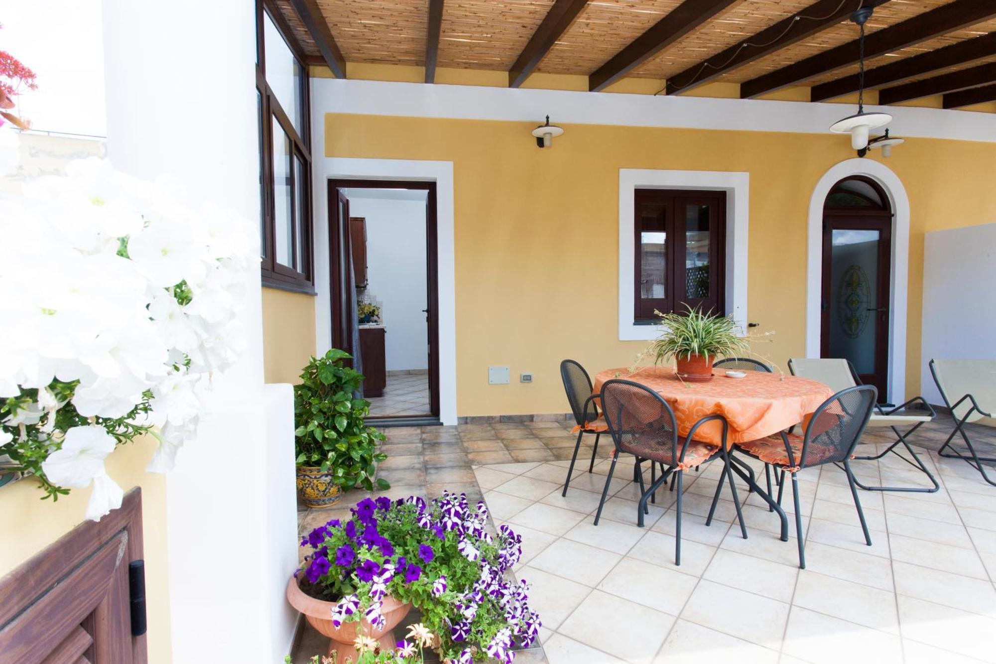 Residence Marina Corta Липари Екстериор снимка
