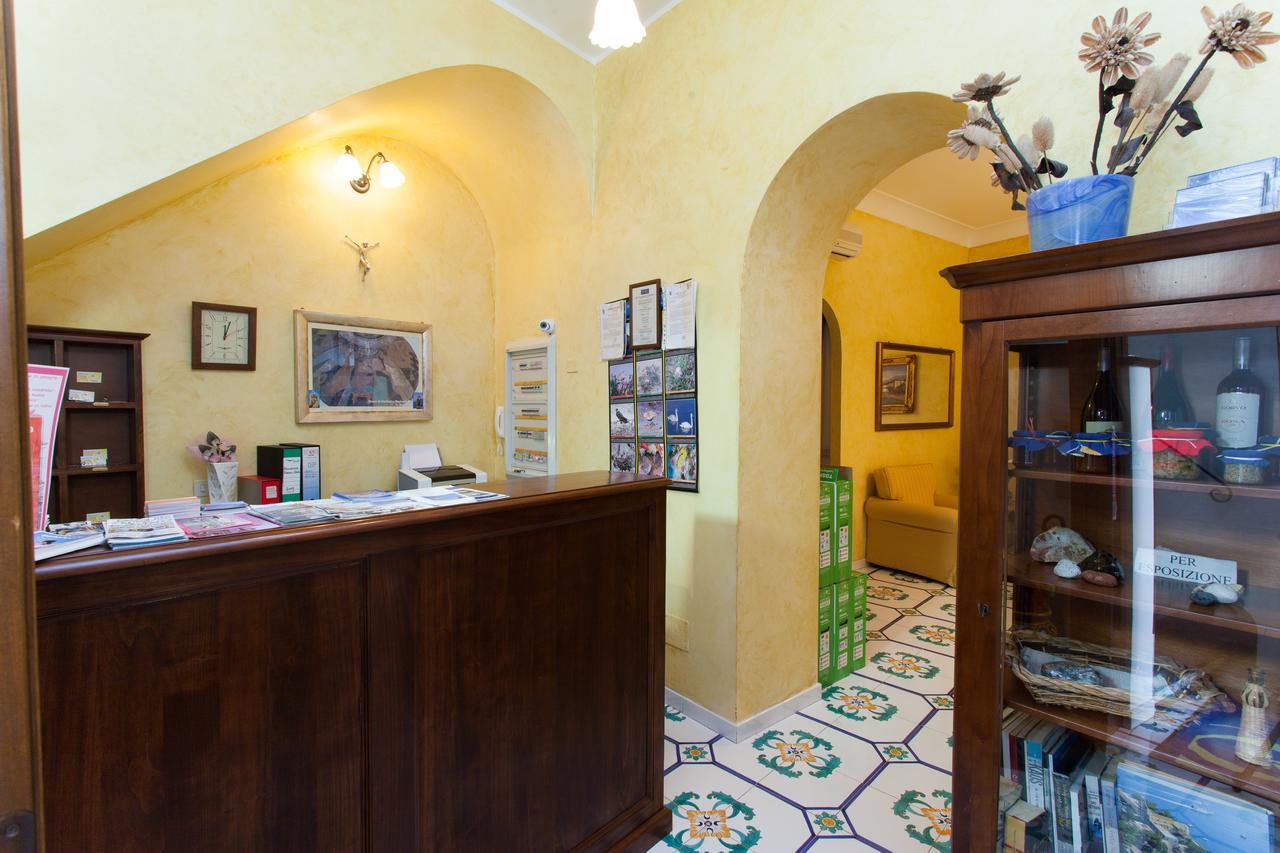 Residence Marina Corta Липари Екстериор снимка